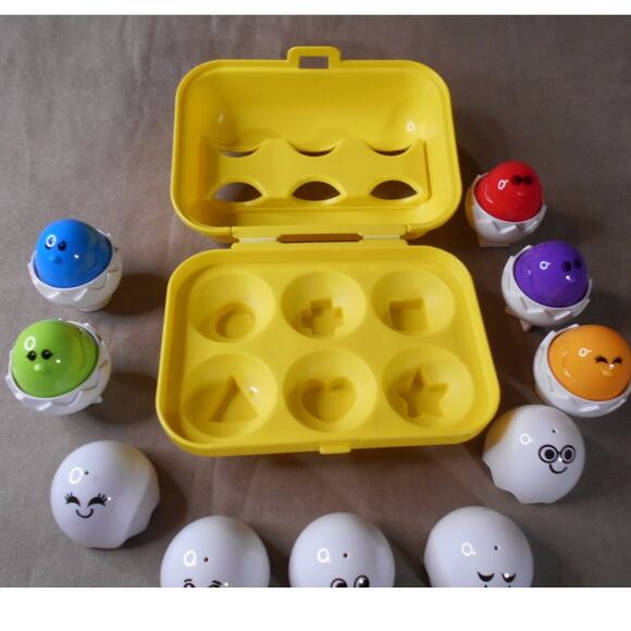 Kidoozie Peek N Peep Eggs in Carton Matching & Sorting Fun Missing 1 Egg - Picture 4 of 9